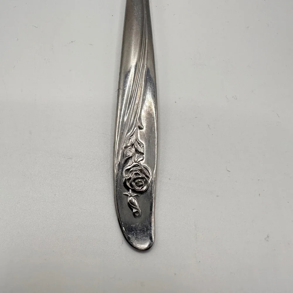 Oneida Custom Stainless Roseanne‎ Master Butter Knife Rose Floral Spreader 6.75